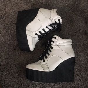 Sneaker wedges